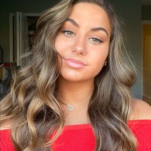 Meet your Posher, Hannah